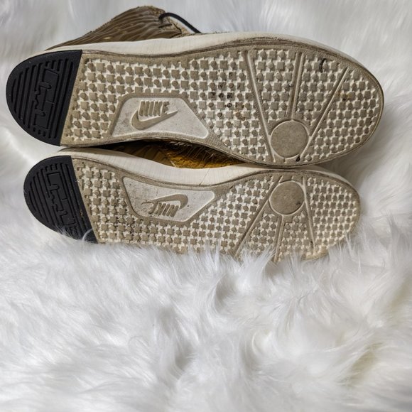 Size 9 - Nike LeBron 11 NSW Lifestyle QS Black History Month golden color - Picture 10 of 12